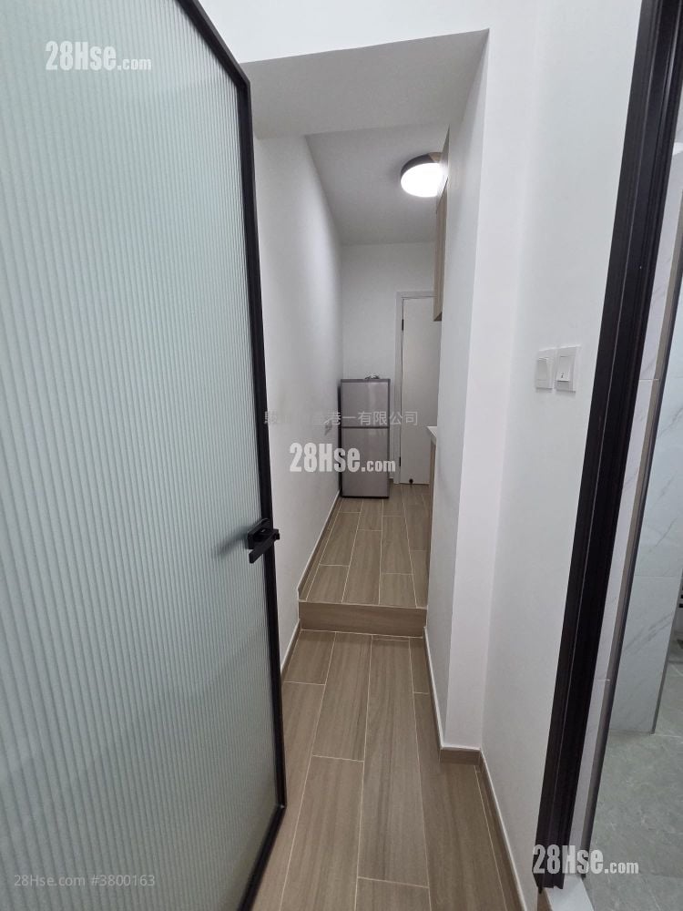 Golden Crown Court Rental 1 Bedroom , 1 Bathroom 180 ft²