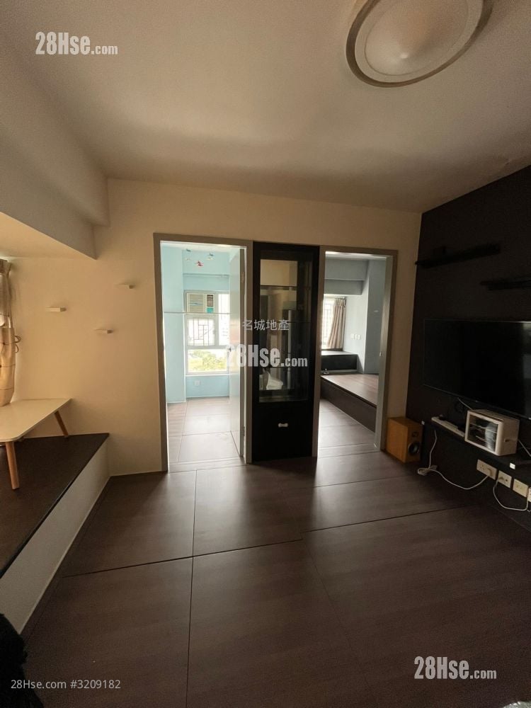 金獅花園 售盤 2 房 , 1 浴室 321 平方呎