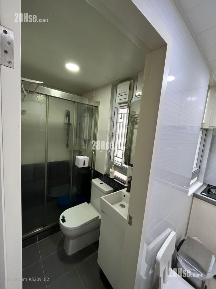 金獅花園 售盤 2 房 , 1 浴室 321 平方呎