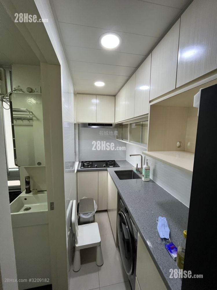 金獅花園 售盤 2 房 , 1 浴室 321 平方呎