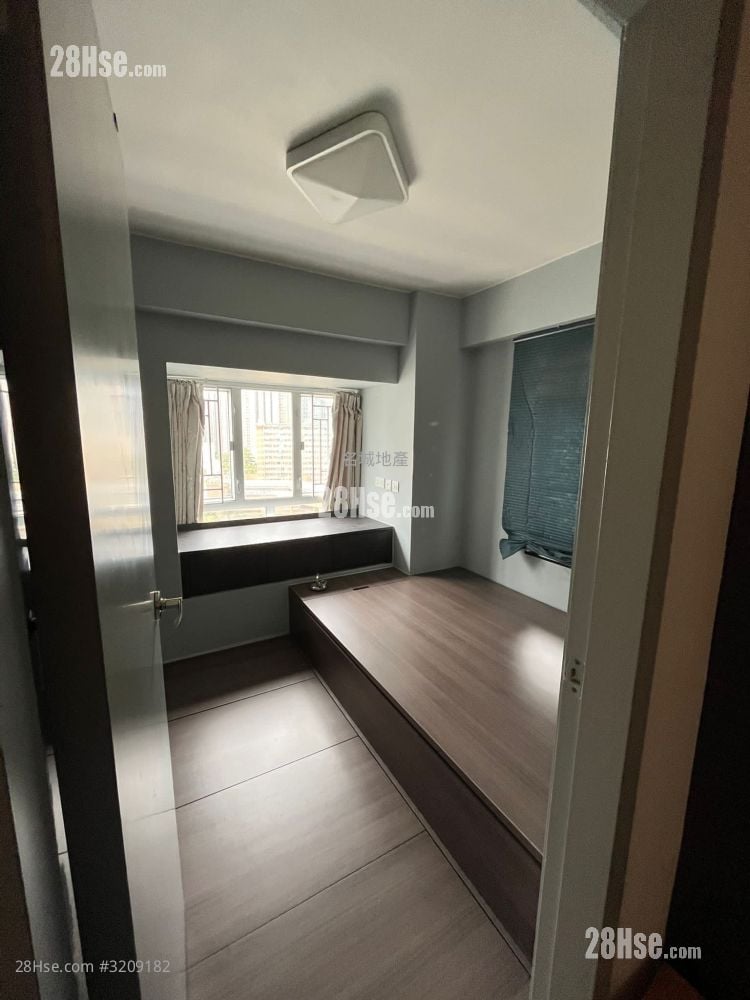 金獅花園 售盤 2 房 , 1 浴室 321 平方呎