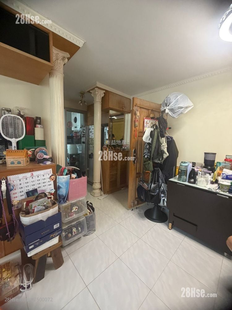 Tung Yan Court Sell 2 Bedrooms , 1 Bathroom 527 ft²