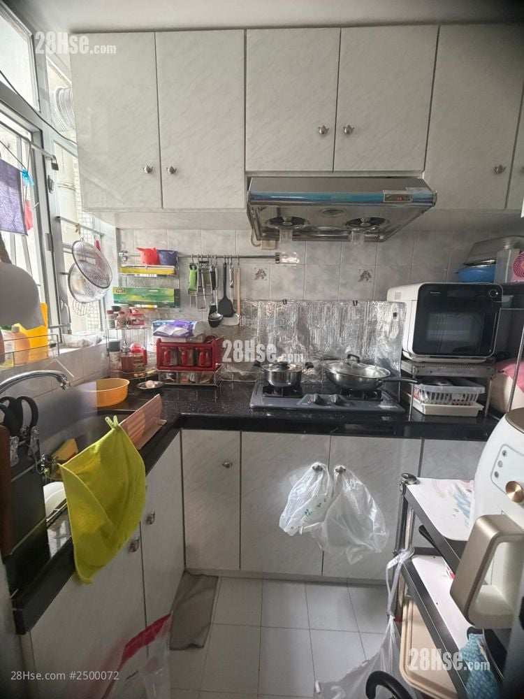 Tung Yan Court Sell 2 Bedrooms , 1 Bathroom 527 ft²