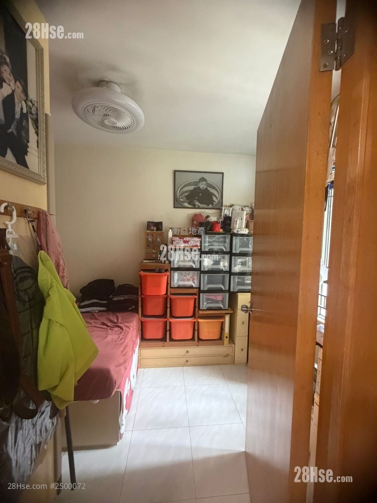 Tung Yan Court Sell 2 Bedrooms , 1 Bathroom 527 ft²