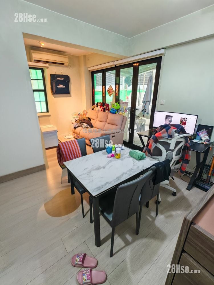 Lok Sing Centre Sell 2 Bedrooms , 1 Bathroom 343 ft²