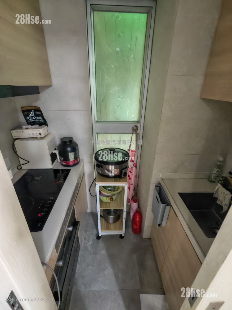 Lok Sing Centre Sell 2 Bedrooms , 1 Bathroom 343 ft²