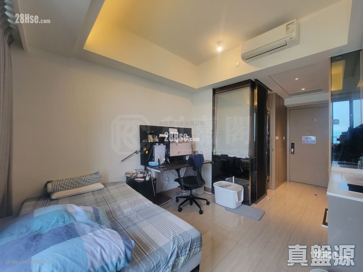 Cullinan West Sell Studio , 1 Bathroom 267 ft²