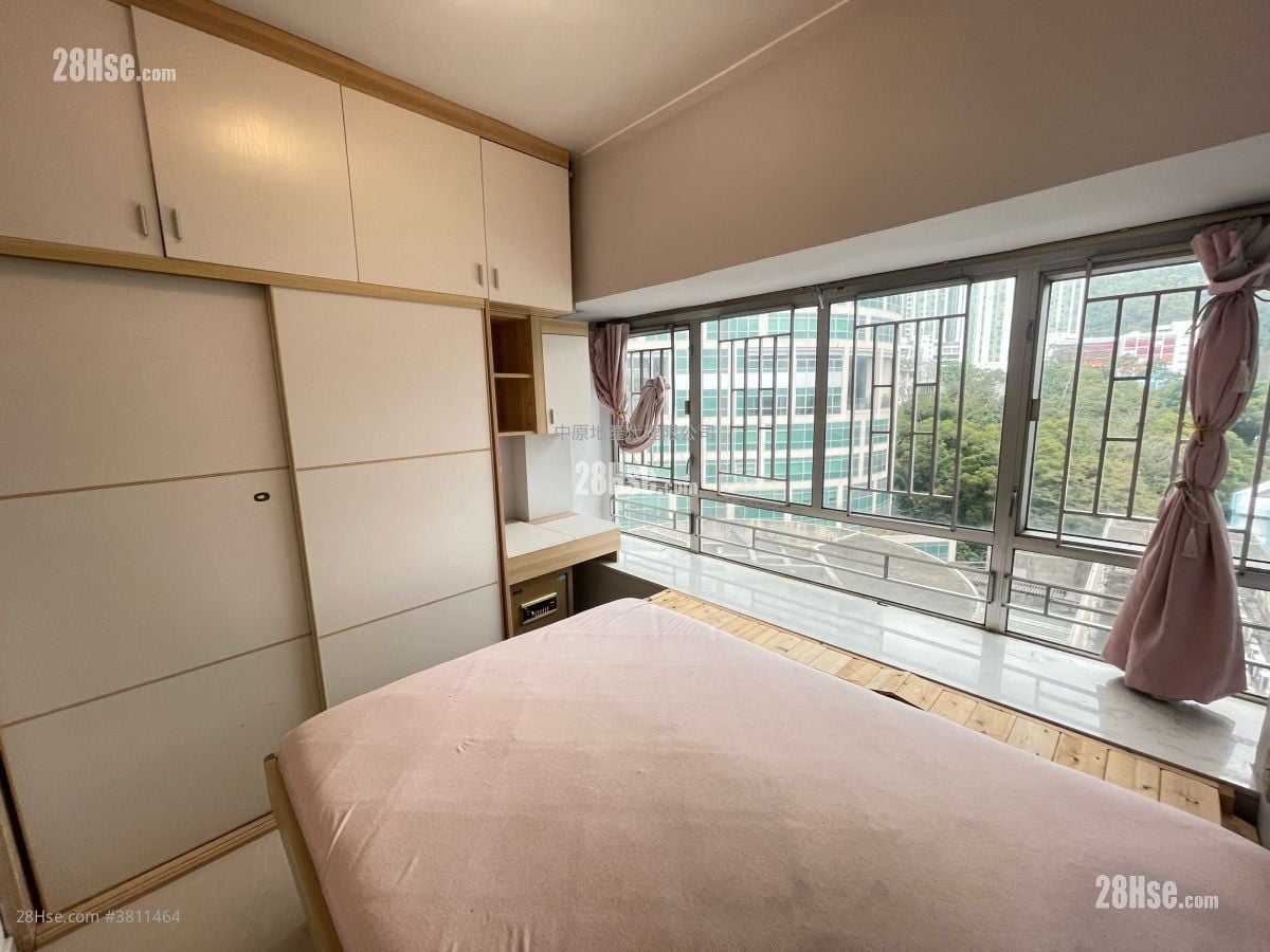 master room: Joyful Building Sell 2 Bedrooms 439 ft²