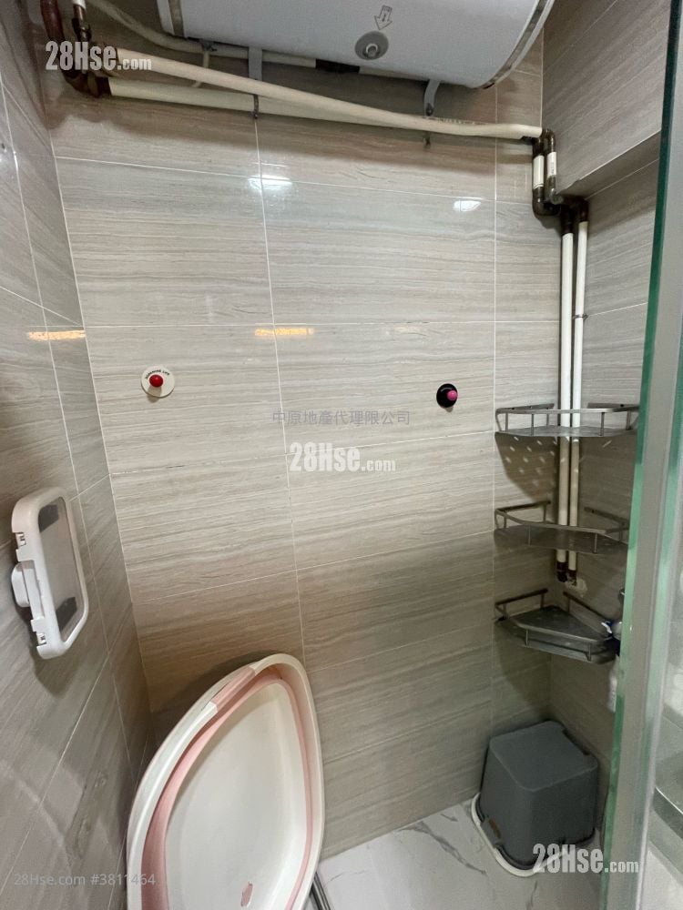 bathroom: Joyful Building Sell 2 Bedrooms 439 ft²