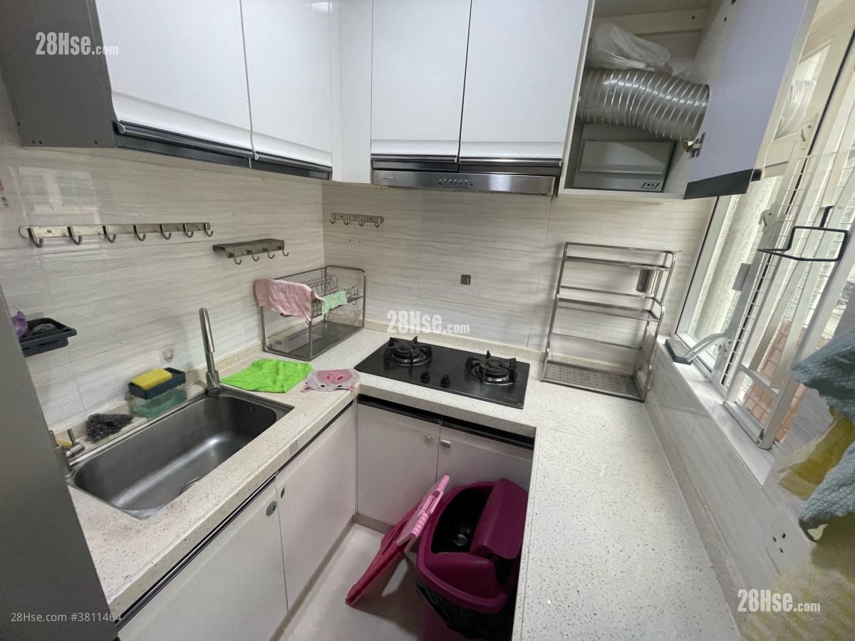 kitchen: Joyful Building Sell 2 Bedrooms 439 ft²