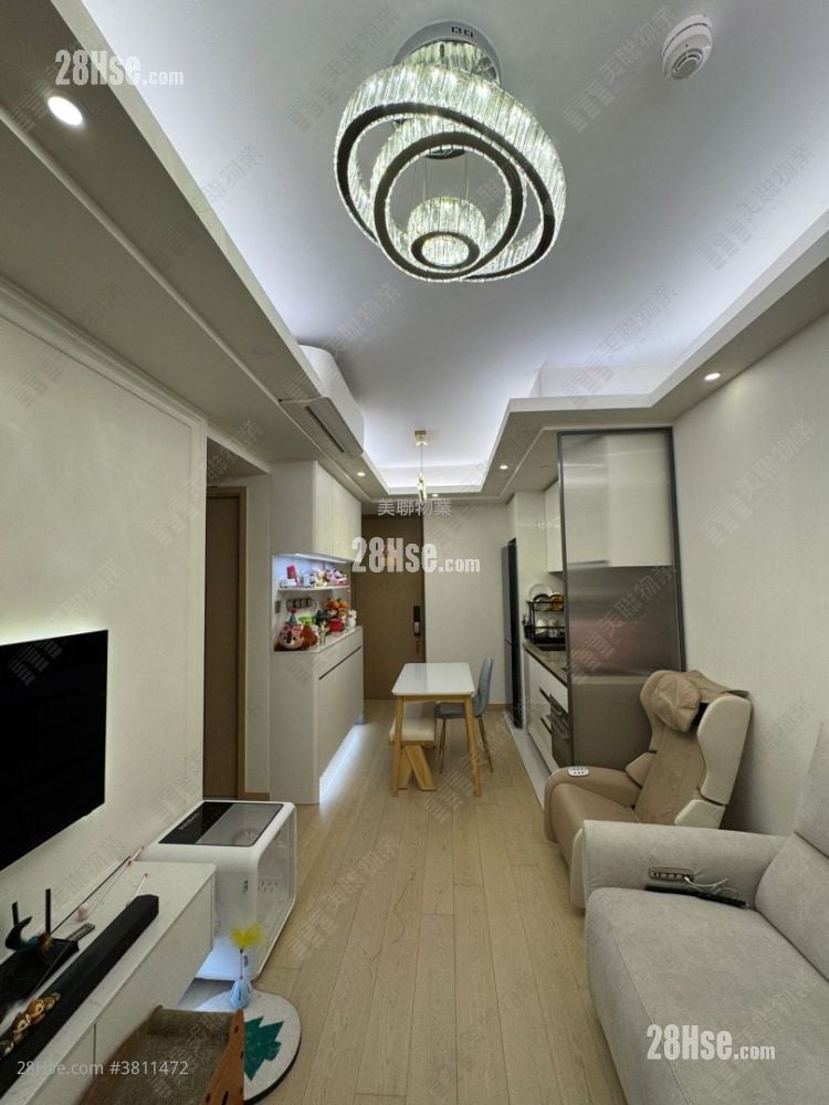 K. Summit Sell 2 Bedrooms 441 ft²