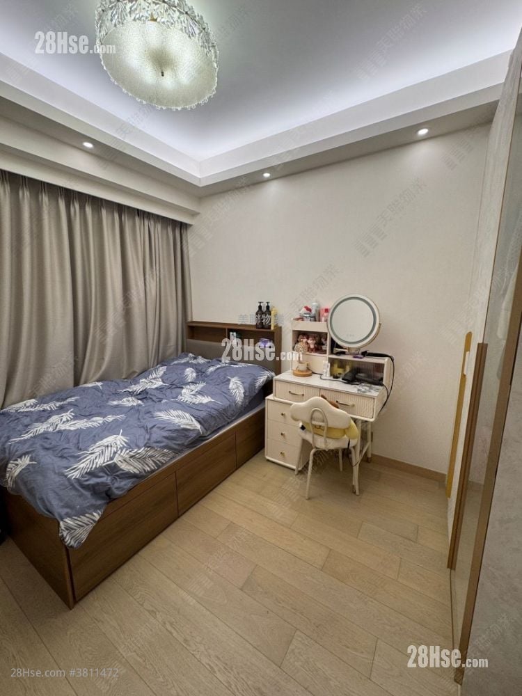 K. Summit Sell 2 Bedrooms 441 ft²