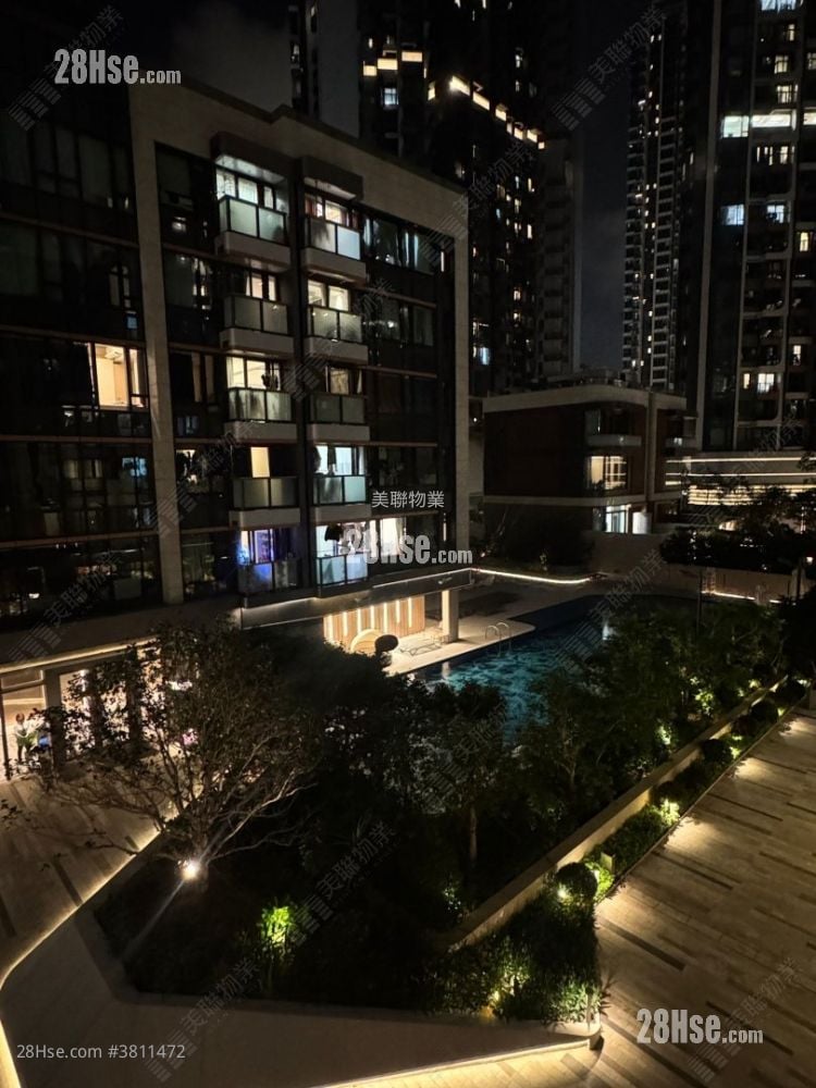 K. Summit Sell 2 Bedrooms 441 ft²