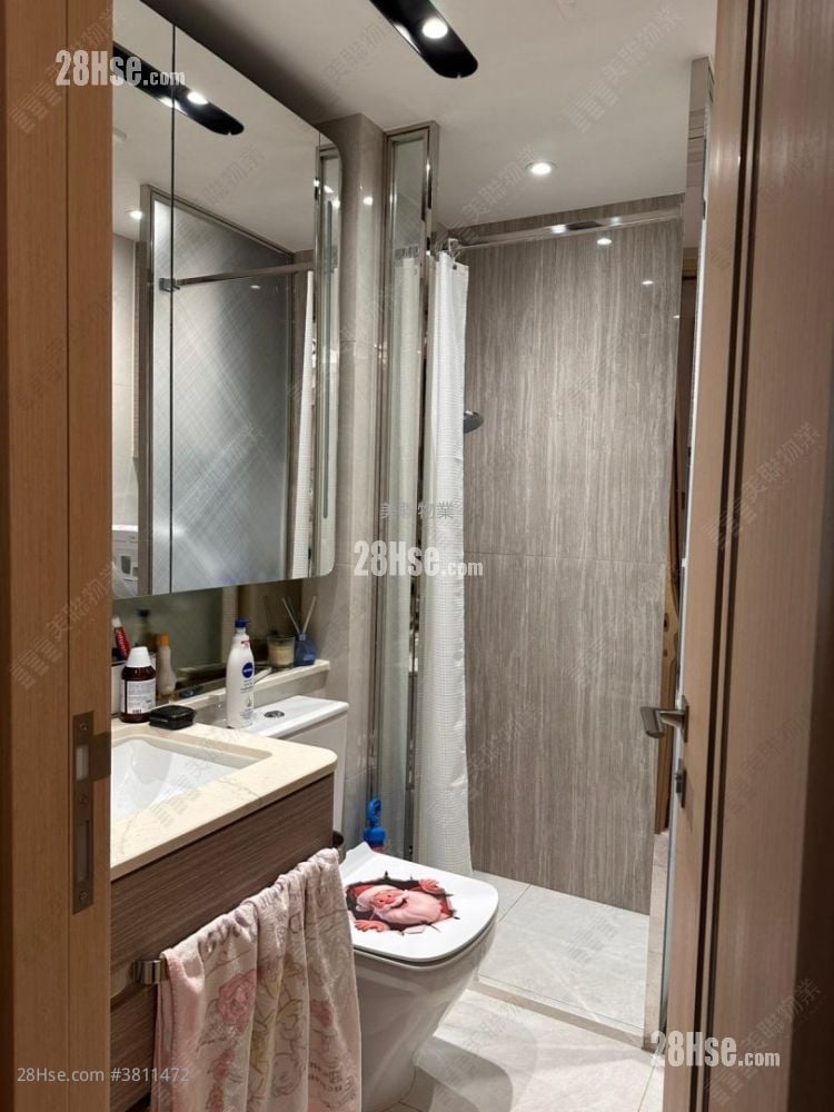 K. Summit Sell 2 Bedrooms 441 ft²