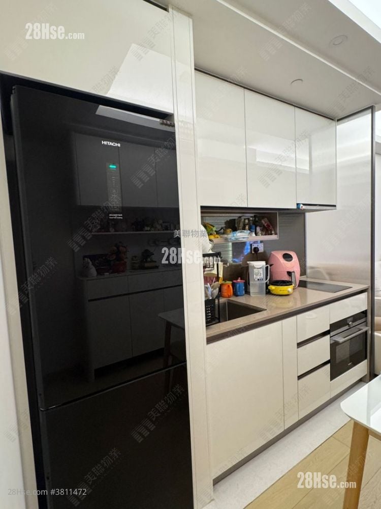 K. Summit Sell 2 Bedrooms 441 ft²