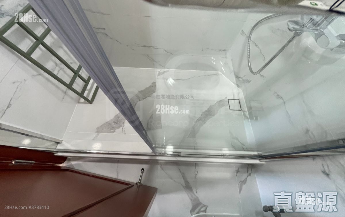 蔚蓝湾畔 租盘 2 房 , 1 浴室 490 平方尺