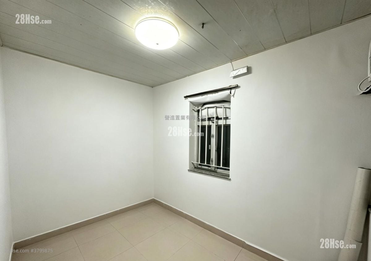 村屋 租盘 4 房 , 3 浴室 3,200 平方尺