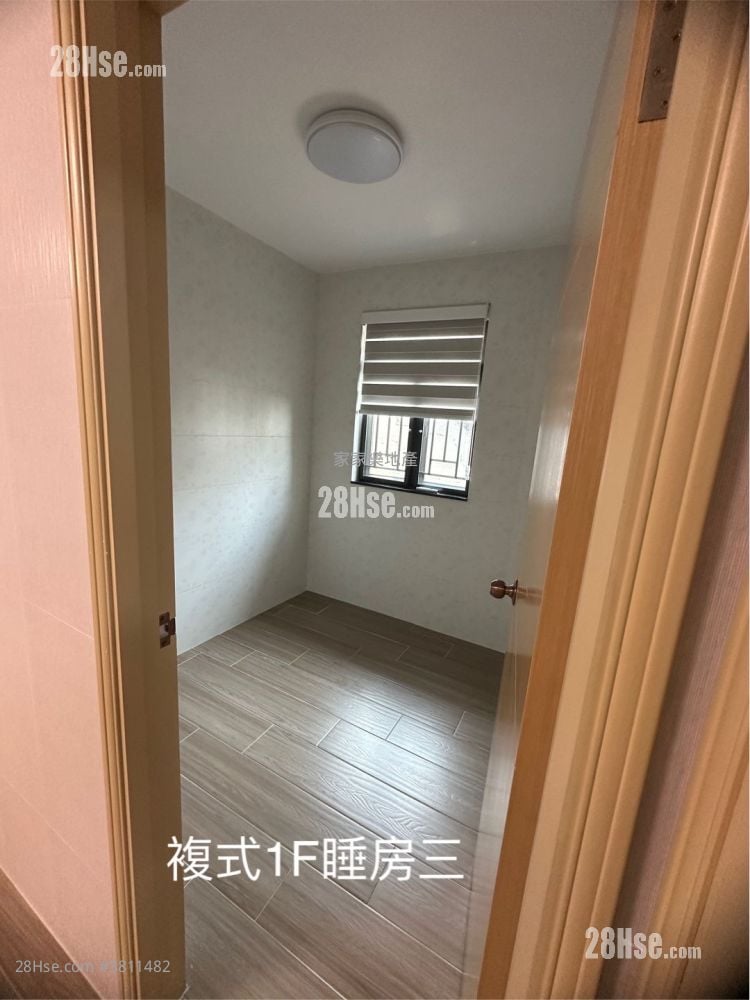 村屋 租盤 4 房 , 2 浴室 1,000 平方呎