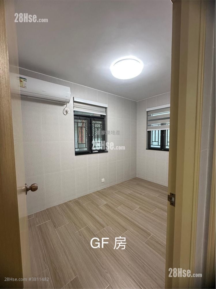 村屋 租盤 4 房 , 2 浴室 1,000 平方呎