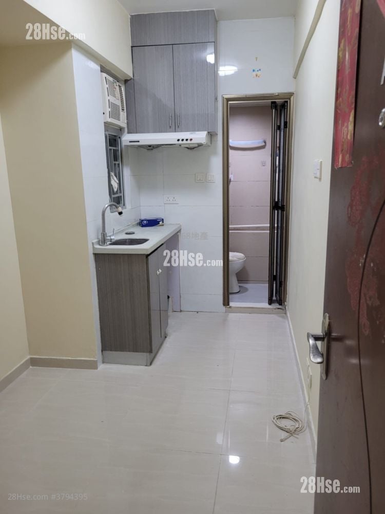 Tung Lo Court Rental 90 ft²