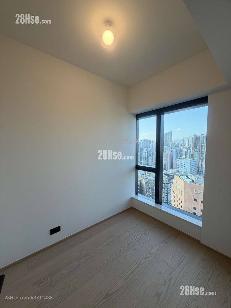 Topside Residence Rental 272 ft²