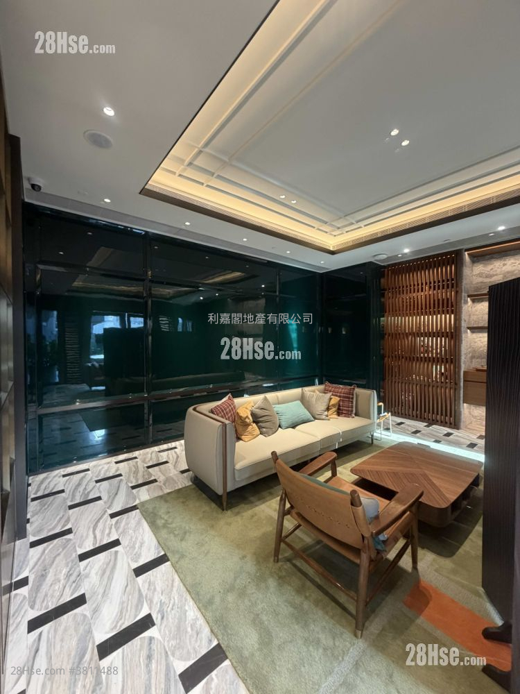 Topside Residence Rental 272 ft²