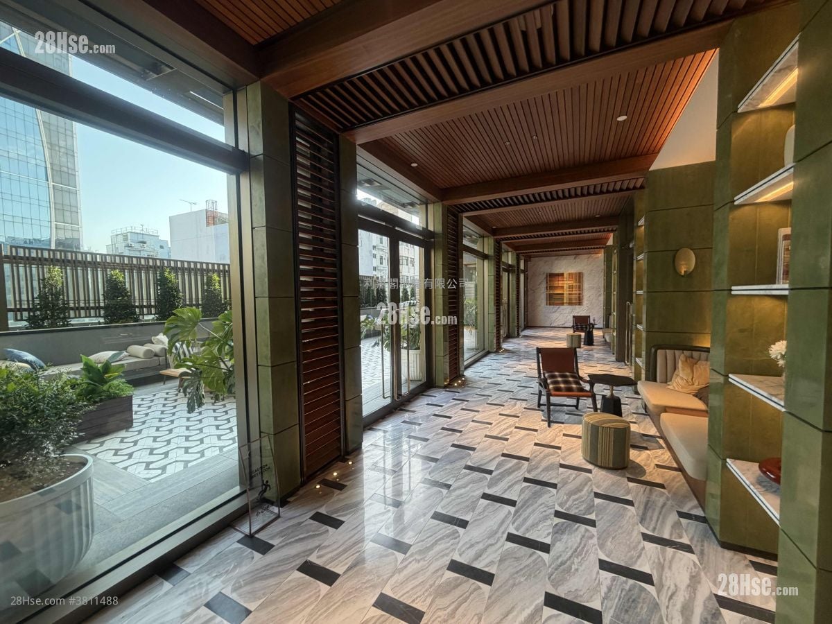 Topside Residence Rental 272 ft²