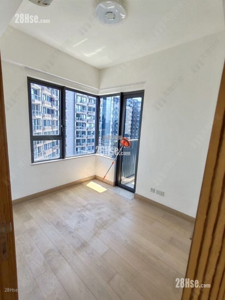 Victoria Skye Sell 2 Bedrooms 504 ft²