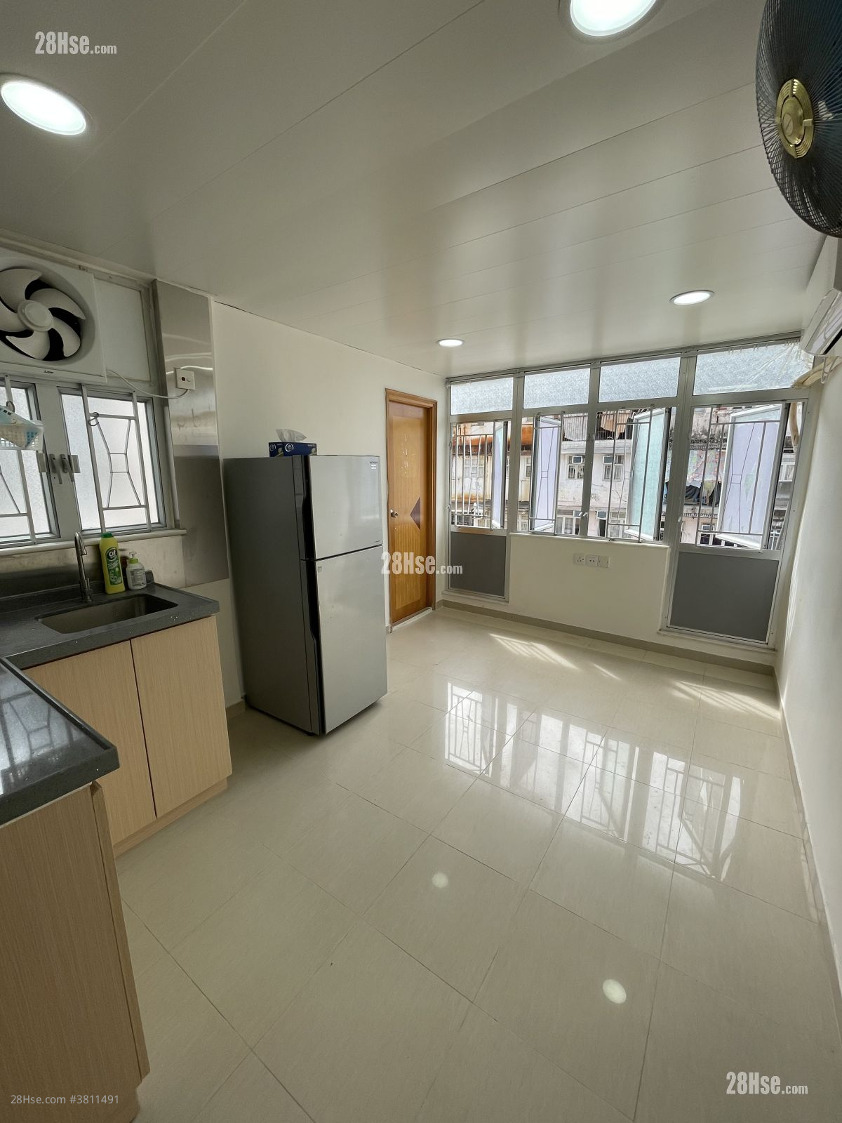 益昌大廈 租盤 260 平方呎