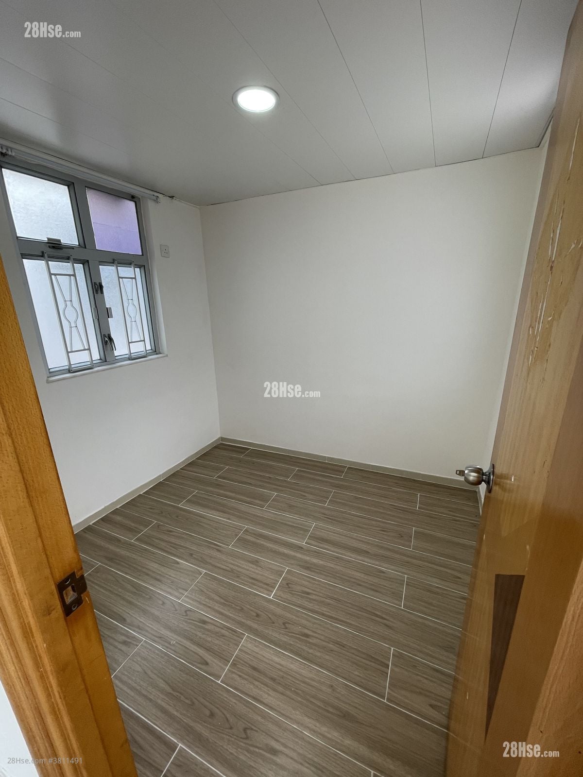 益昌大廈 租盤 260 平方呎