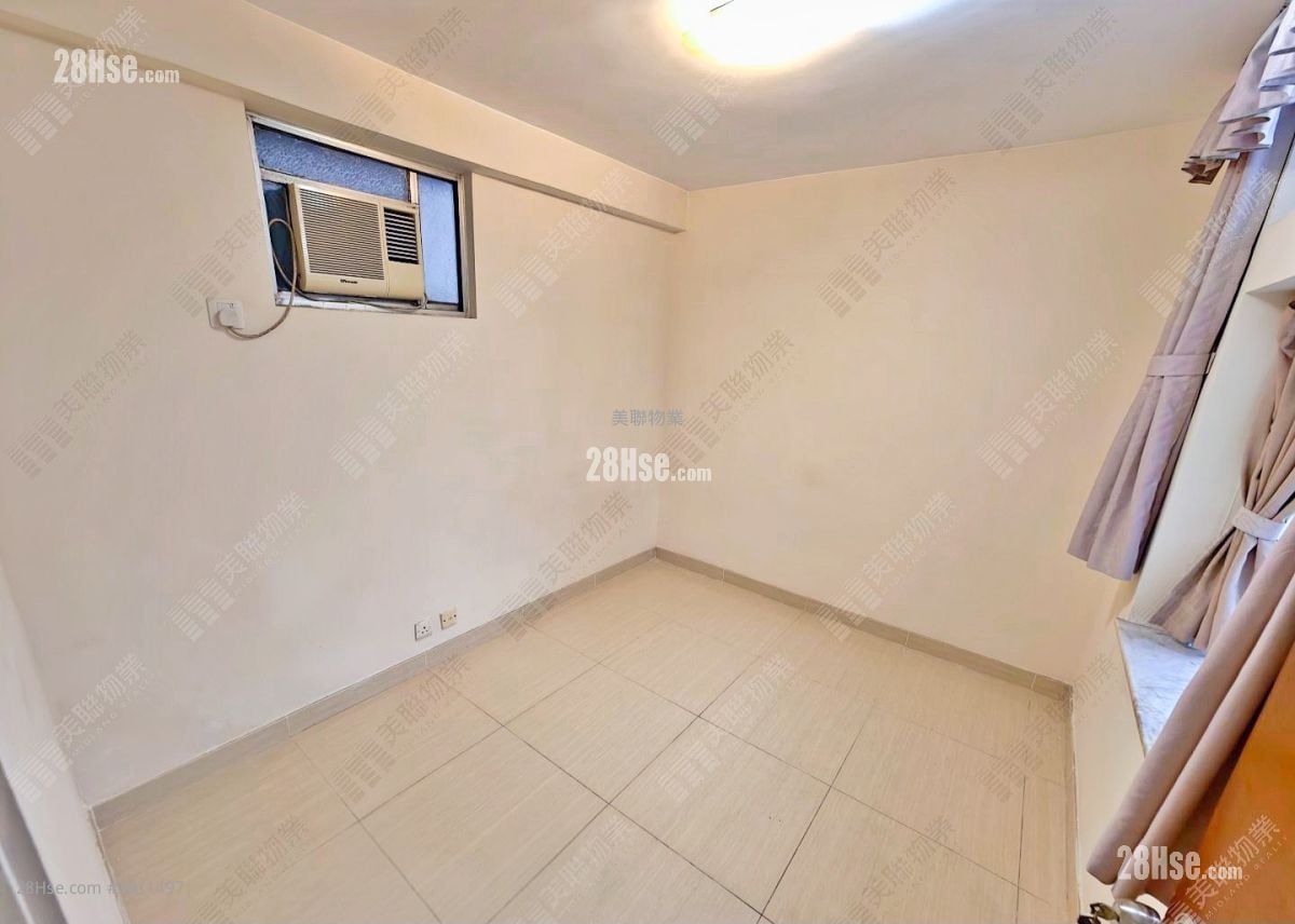 Riviera Gardens Rental 2 Bedrooms , 1 Bathroom 510 ft²