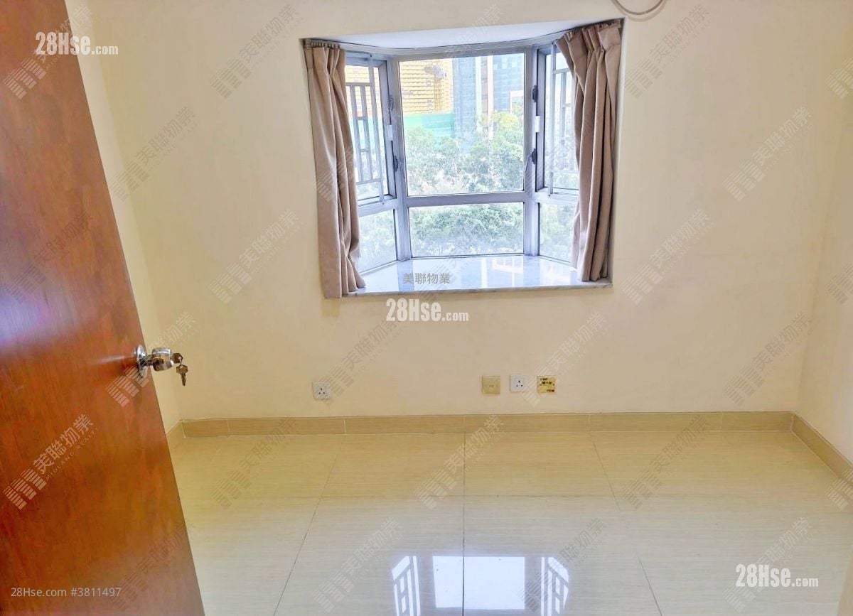 Riviera Gardens Rental 2 Bedrooms , 1 Bathroom 510 ft²