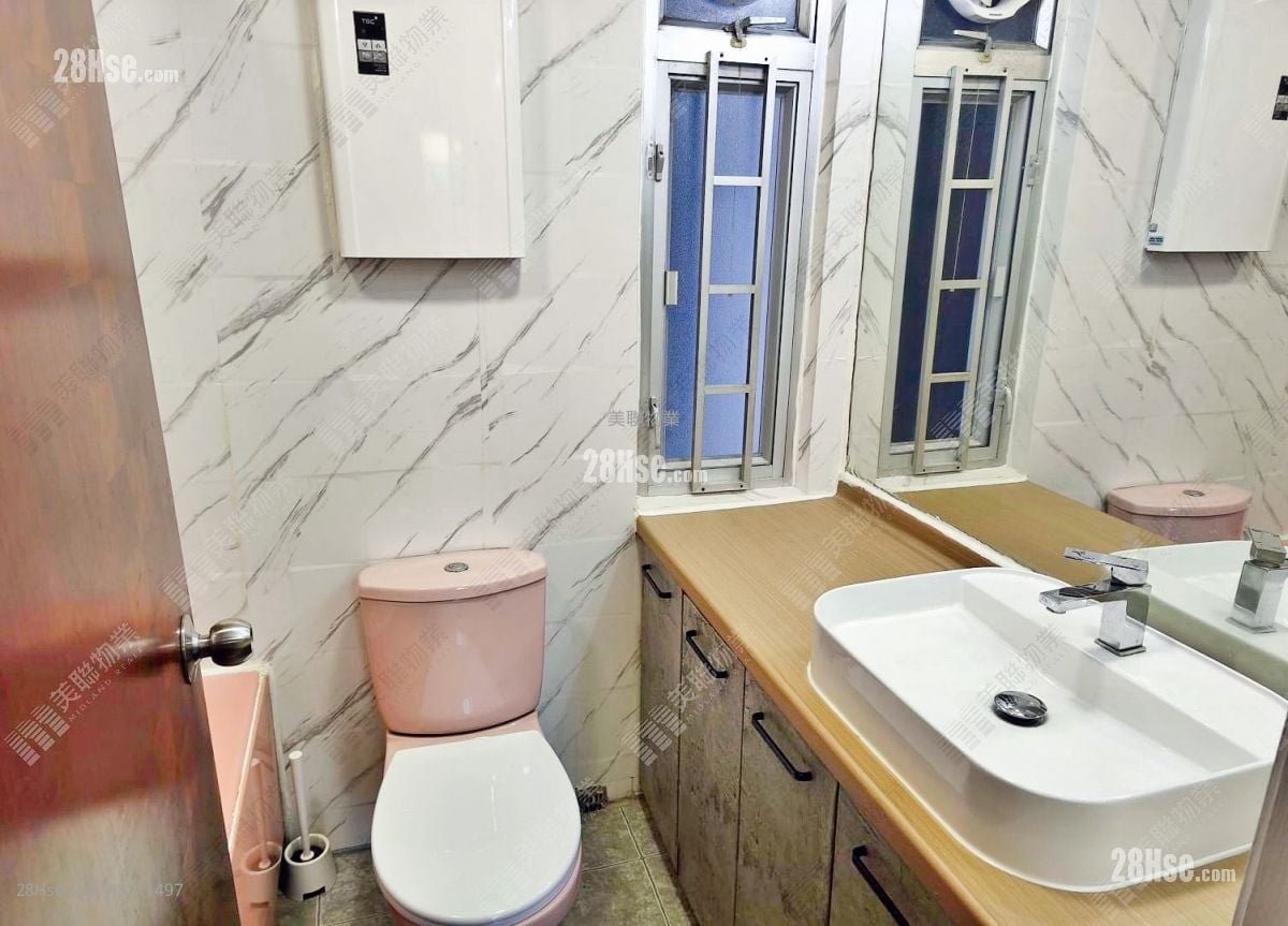 Riviera Gardens Rental 2 Bedrooms , 1 Bathroom 510 ft²