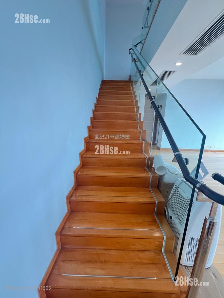 君临天下 租盘 4 房 , 3 浴室 2,334 平方尺