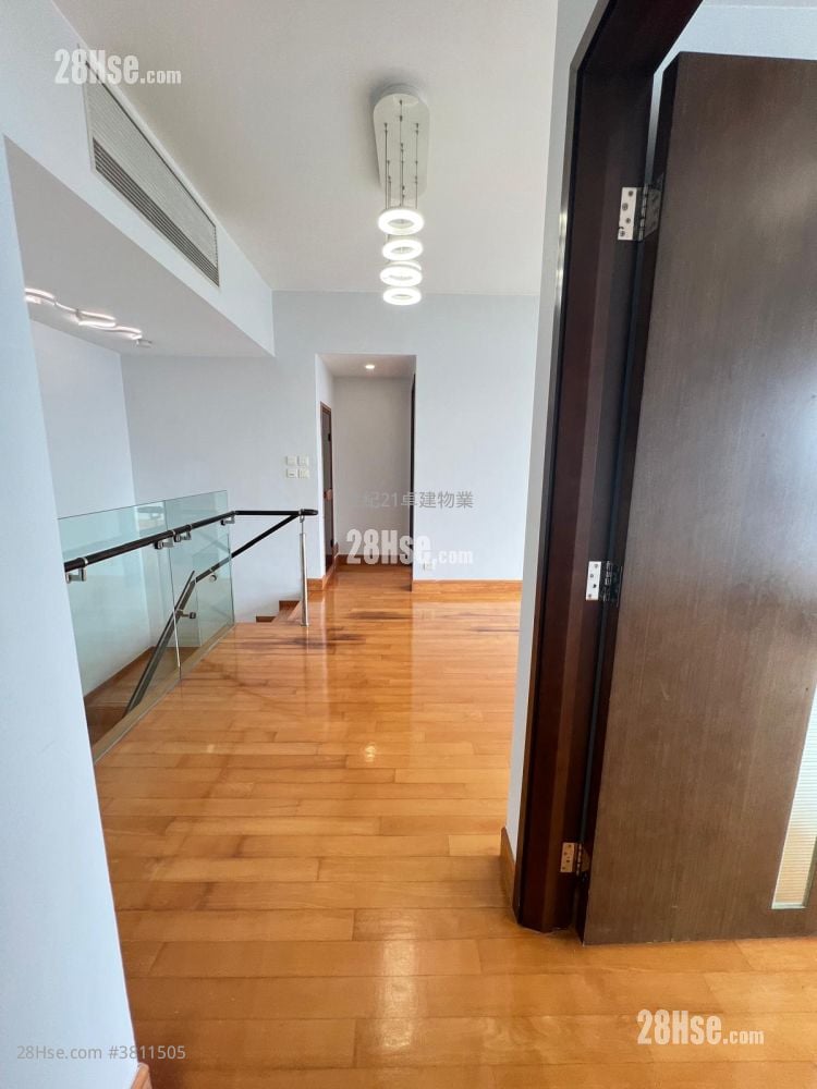 君临天下 租盘 4 房 , 3 浴室 2,334 平方尺