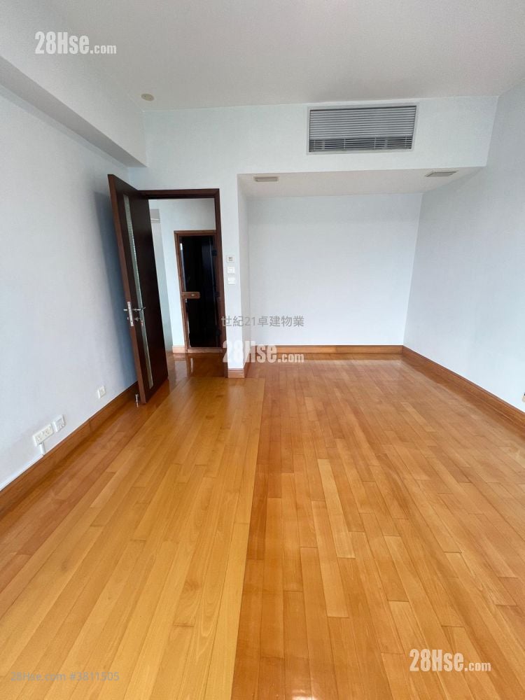 君临天下 租盘 4 房 , 3 浴室 2,334 平方尺