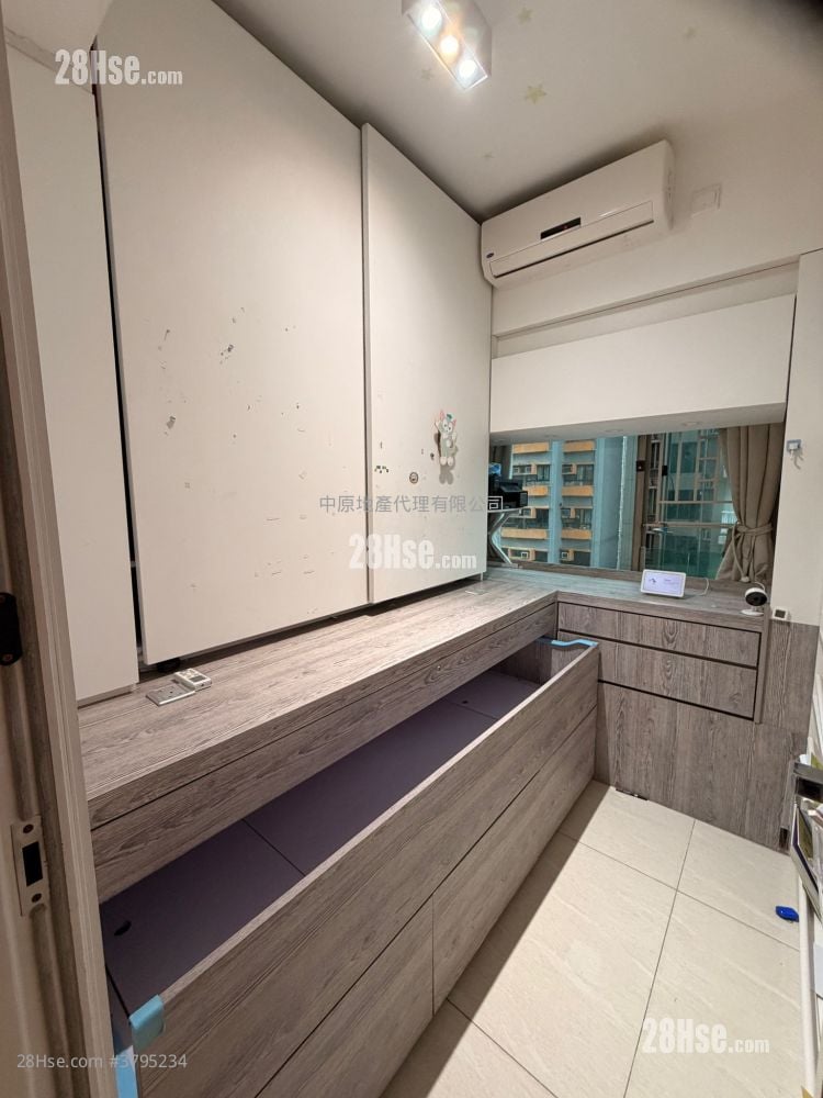 Trinity Towers Rental 3 Bedrooms , 1 Bathroom 599 ft²