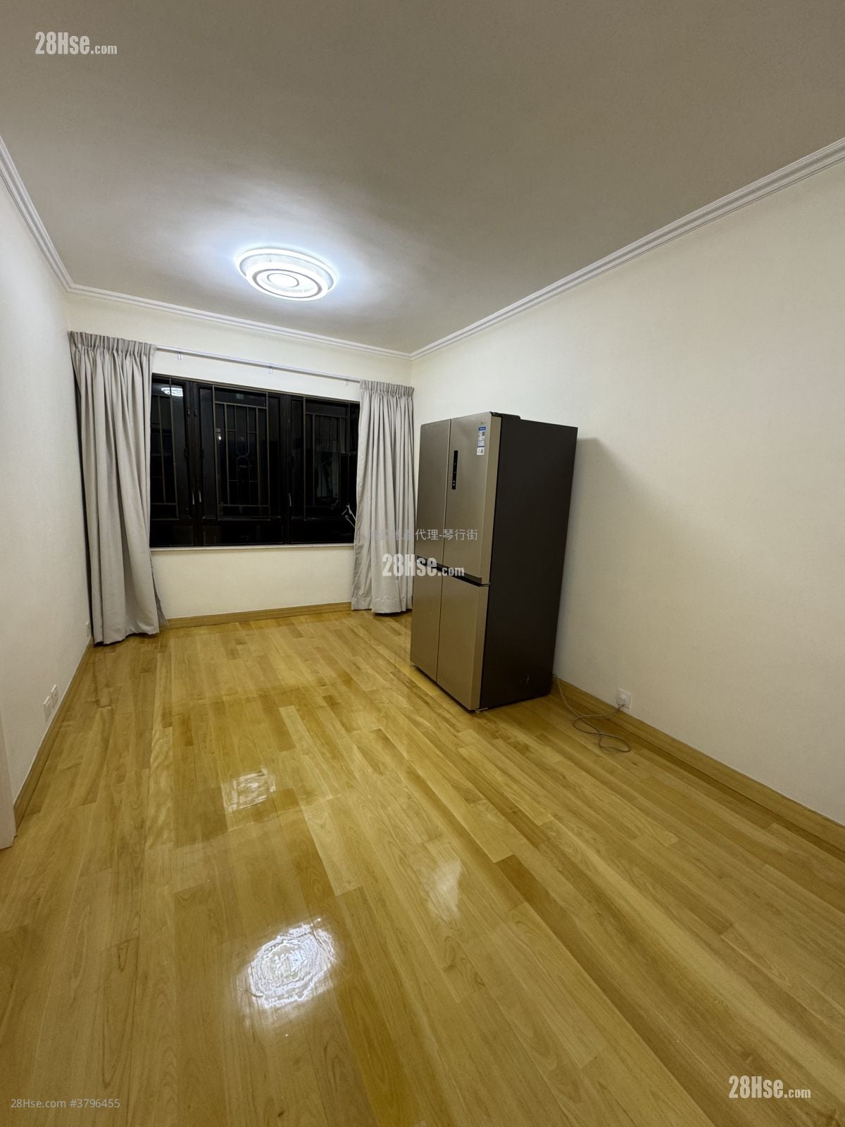 乐嘉中心 租盘 3 房 , 1 浴室 537 平方尺