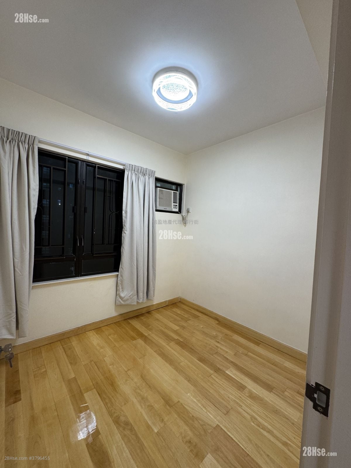 乐嘉中心 租盘 3 房 , 1 浴室 537 平方尺