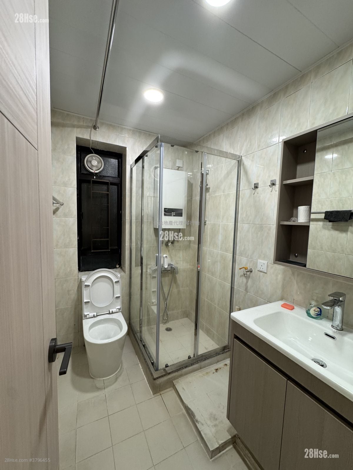 乐嘉中心 租盘 3 房 , 1 浴室 537 平方尺