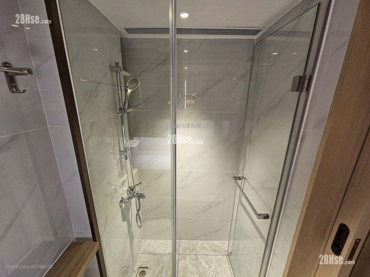 Bright Moon Rental 1 Bedroom , 1 Bathroom 304 ft²