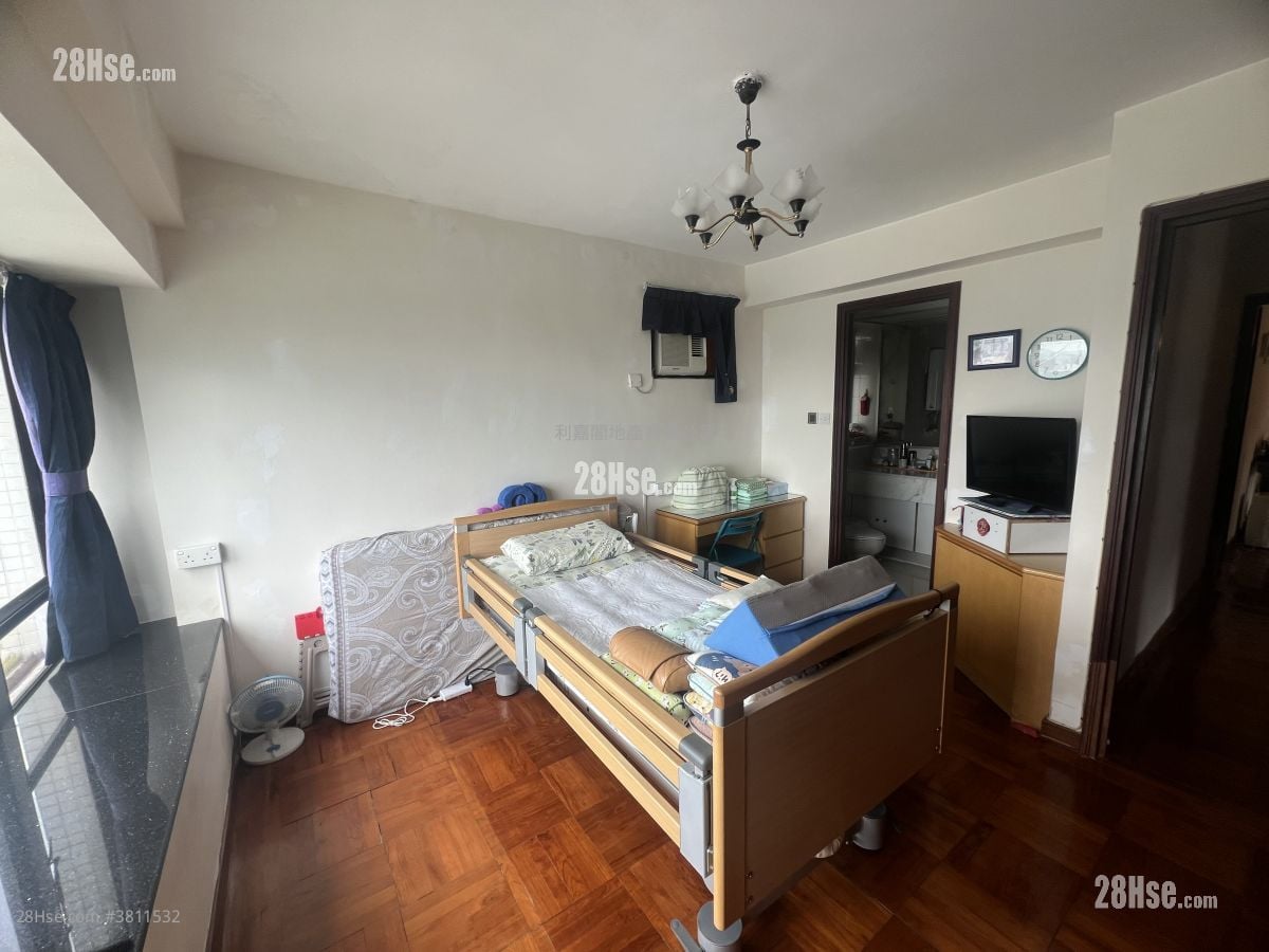 Park Towers Sell 3 Bedrooms , 2 Bathrooms 998 ft²