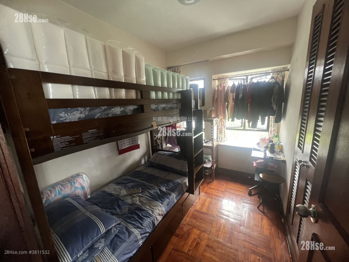 Park Towers Sell 3 Bedrooms , 2 Bathrooms 998 ft²