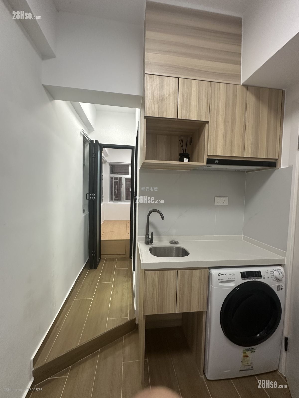 Golden Crown Court Rental 1 Bedroom , 1 Bathroom 160 ft²