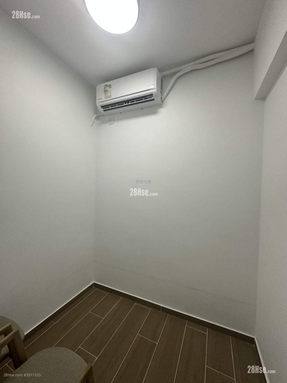 Golden Crown Court Rental 1 Bedroom , 1 Bathroom 160 ft²