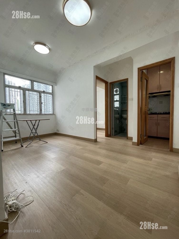 Kwai Fung Building Sell 1 Bedroom , 1 Bathroom 255 ft²