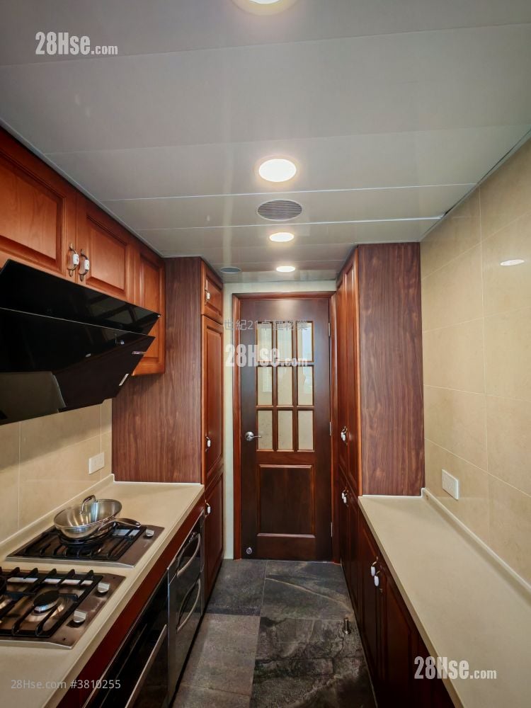 君临天下 租盘 3 房 , 2 浴室 1,062 平方尺