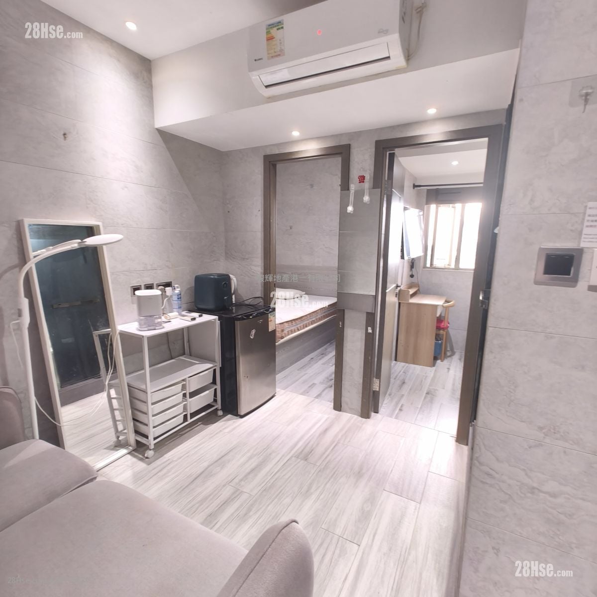 文景楼 租盘 2 房 , 1 浴室 300 平方尺