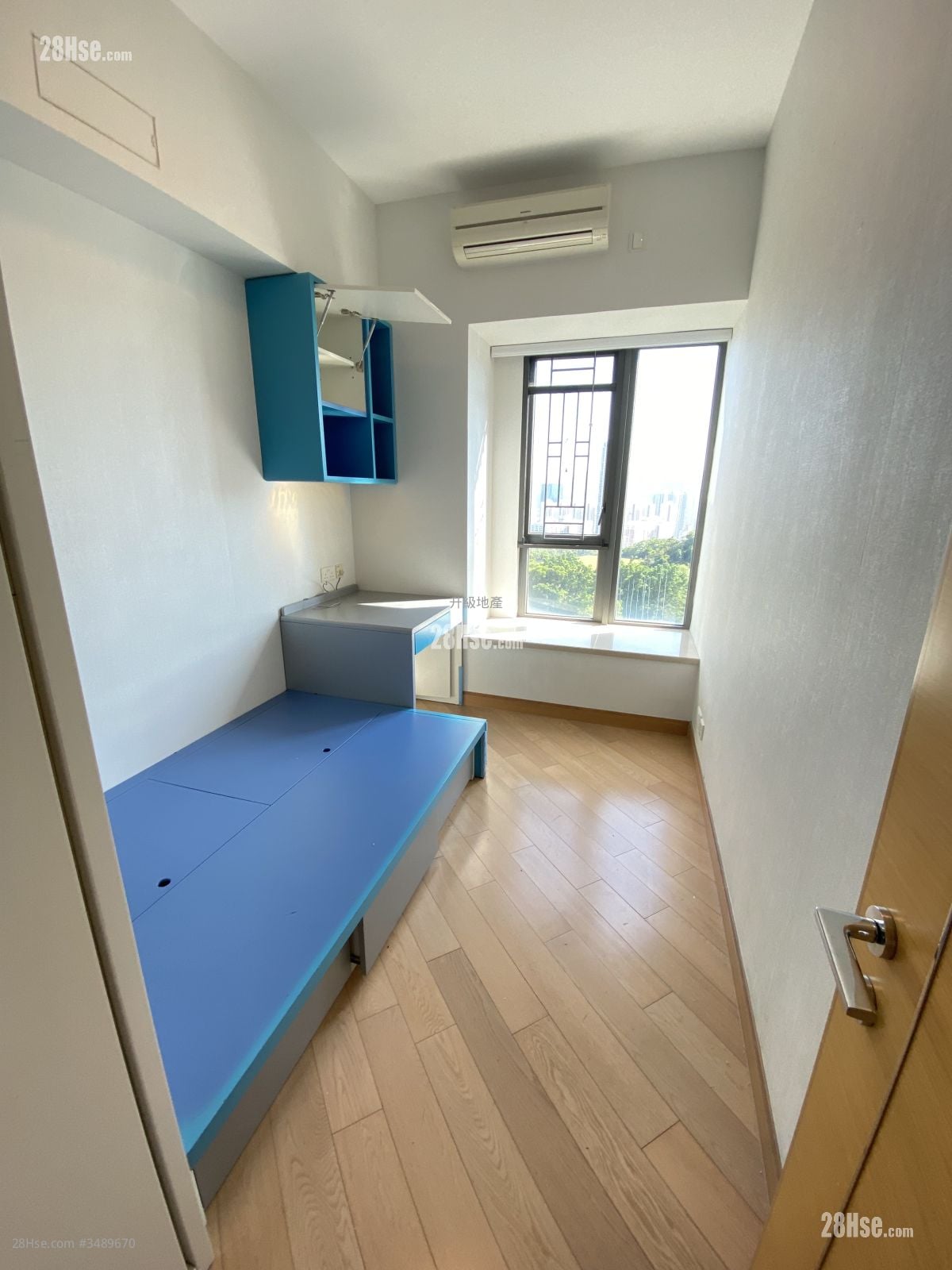 bedroom 1: Aria Sell 3 Bedrooms , 3 Bathrooms 1,248 ft²