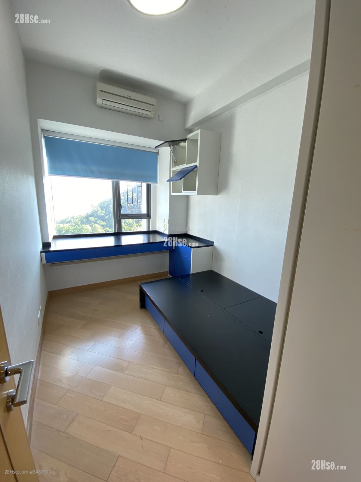 bedroom 2: Aria Sell 3 Bedrooms , 3 Bathrooms 1,248 ft²